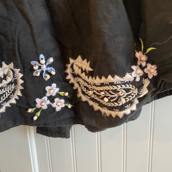 Guess Jeans embroidered skirt size 27 - Picture 3 of 7